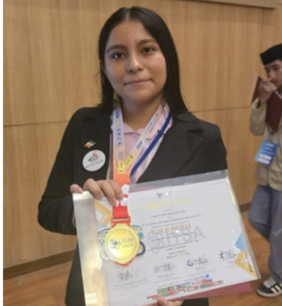 Estudiante mexicana gana medalla de oro en Indonesia con su extintor que apaga el fuego mediante ondas sonoras